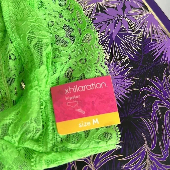Xhileration Womens/Juniors PANTIES Hipsters SIZE M NWT Green Lace - Picture 7 of 7